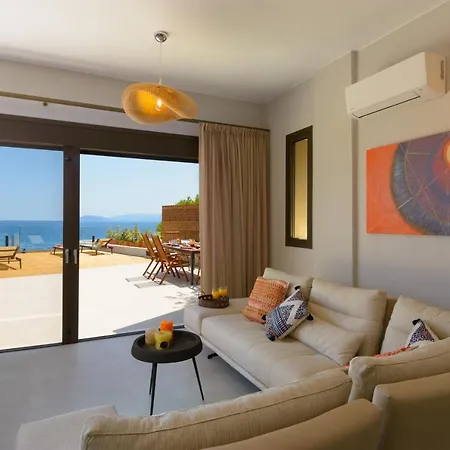 Beachfront Phi φ Agios Nikolaos (Crete)