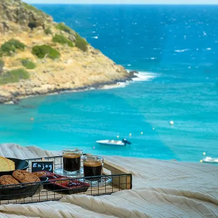 Beachfront Phi φ Villa Agios Nikolaos (Crete)