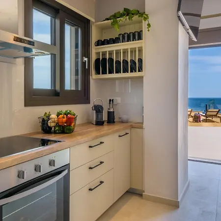 Beachfront Phi φ Villa *