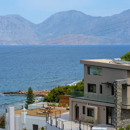 Villa Beachfront Phi φ